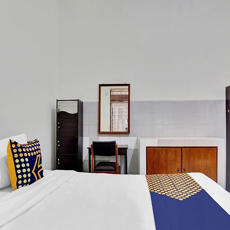 Oyo Life 90539 Taman Borobudur Guest House Syariah Blimbing  Dış mekan fotoğraf