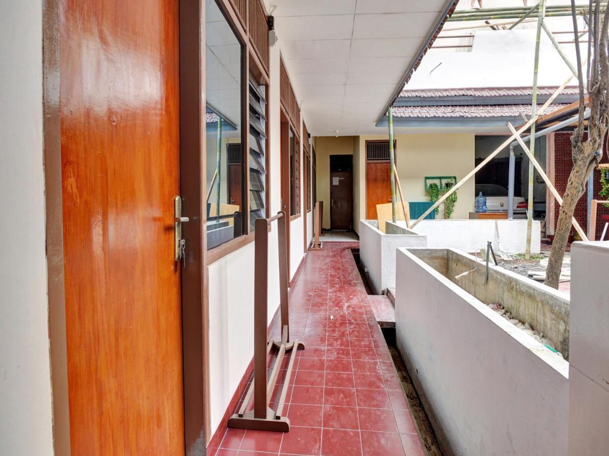 Oyo Life 90539 Taman Borobudur Guest House Syariah Blimbing  Dış mekan fotoğraf
