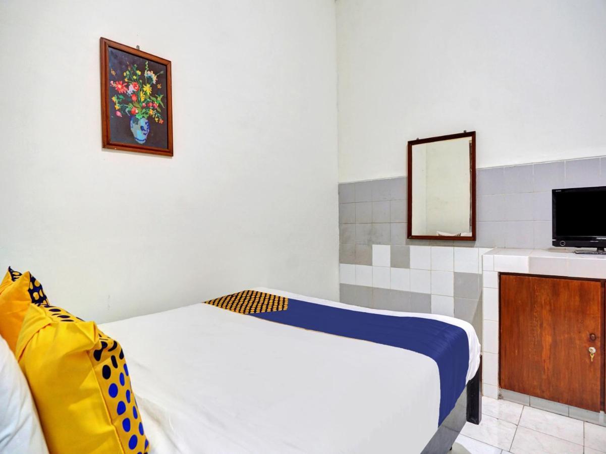 Oyo Life 90539 Taman Borobudur Guest House Syariah Blimbing  Dış mekan fotoğraf